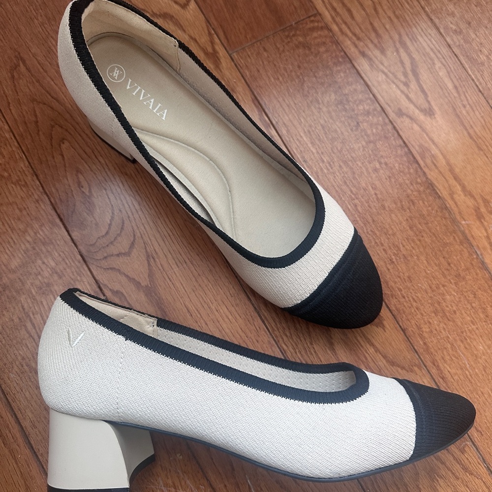 Vivaia Julie Round Toe Chunky Heels
